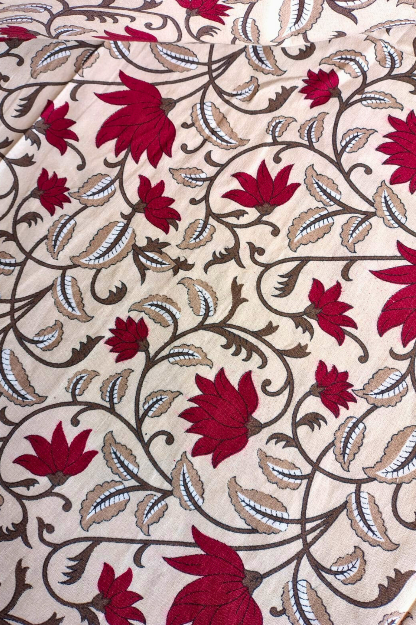 Red Kamal Jaal Traditional Printed Bedsheet with Two Reversible Pillow Covers