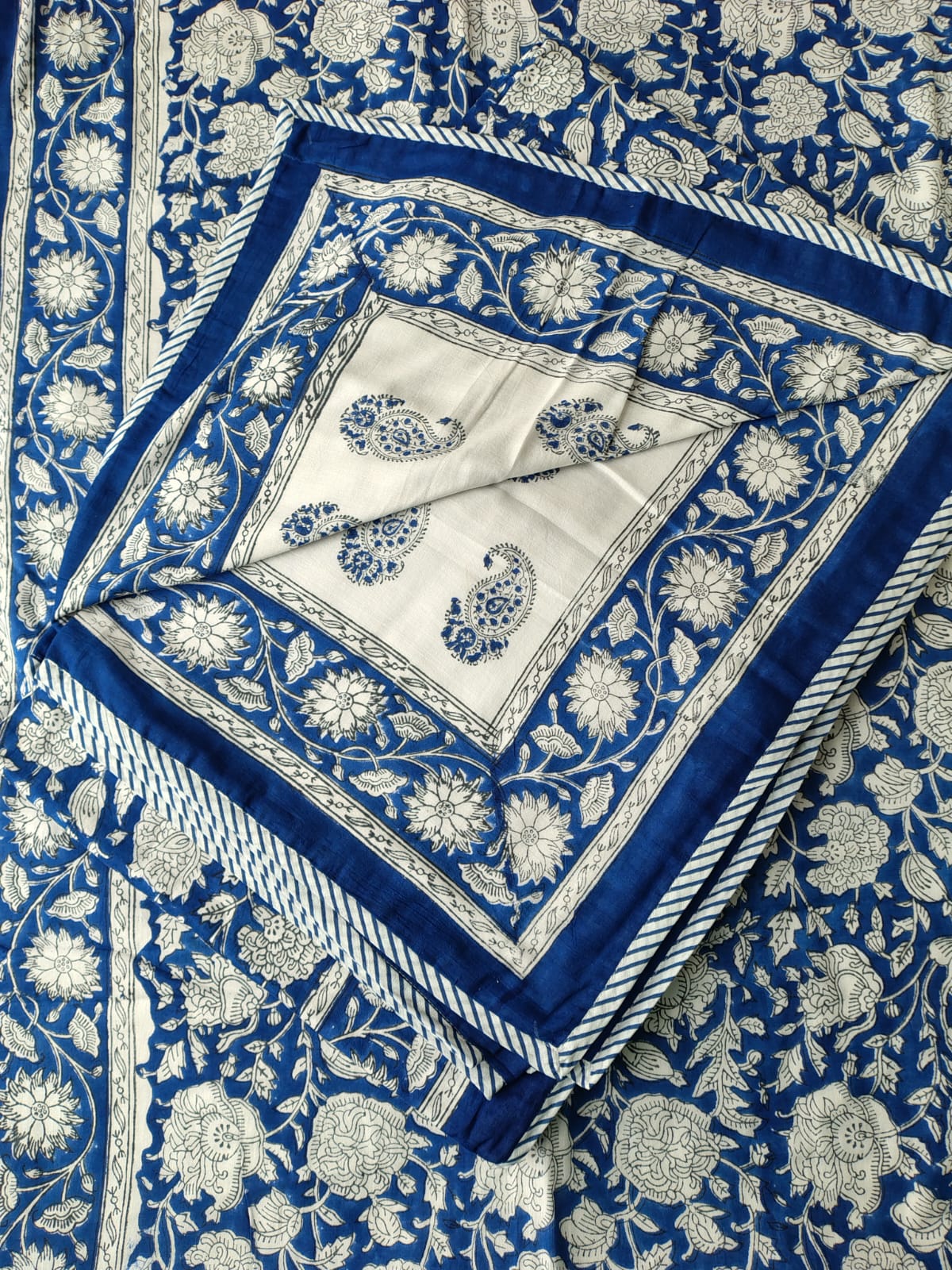 Neel Kamal Matching Bedsheet & Dohar Set