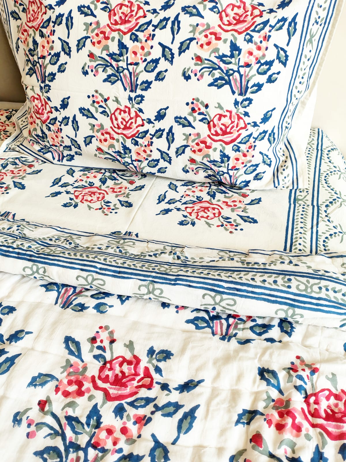 Red Roses Block Print Bedsheet & Quilt Set