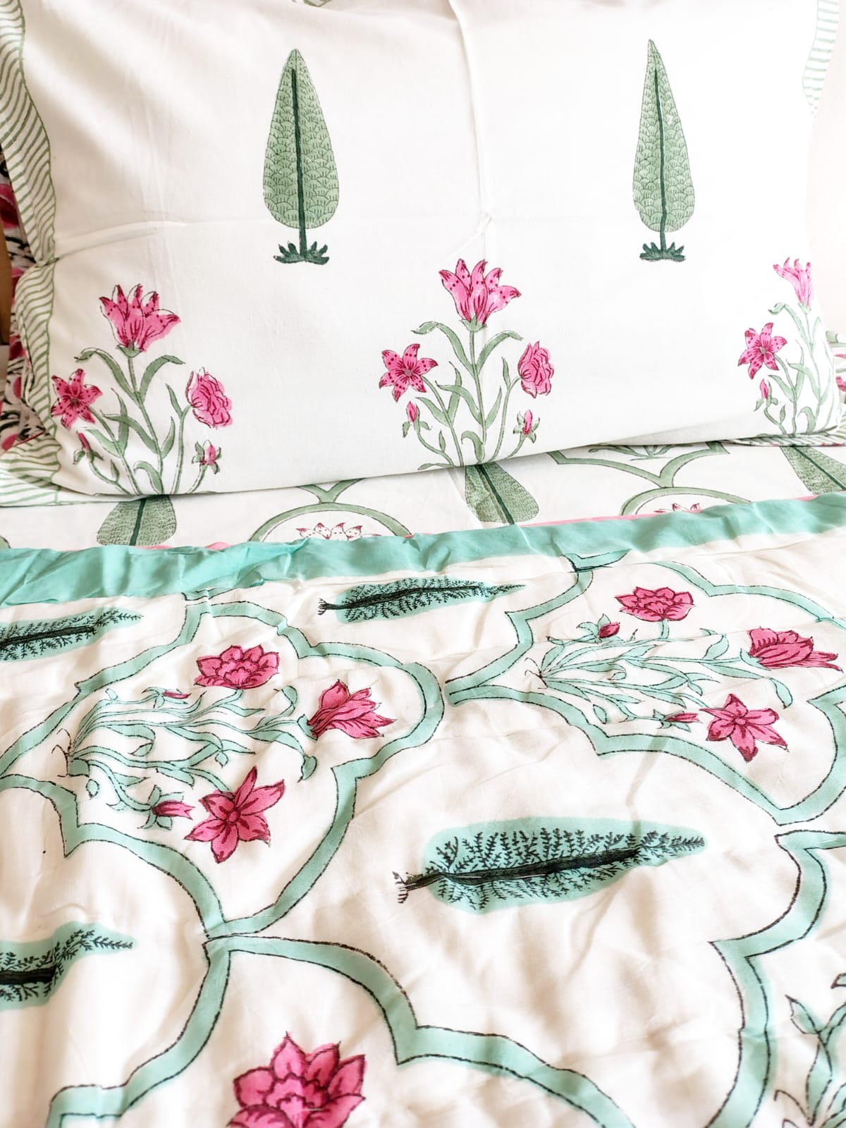 Pine Tree Block Print Bedsheet & Quilt Set
