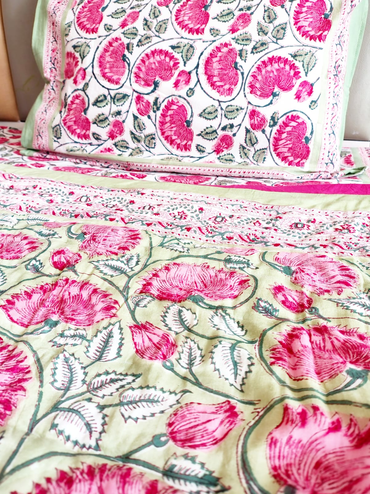 Lal Kamal Block Print Bedsheet & Quilt Set