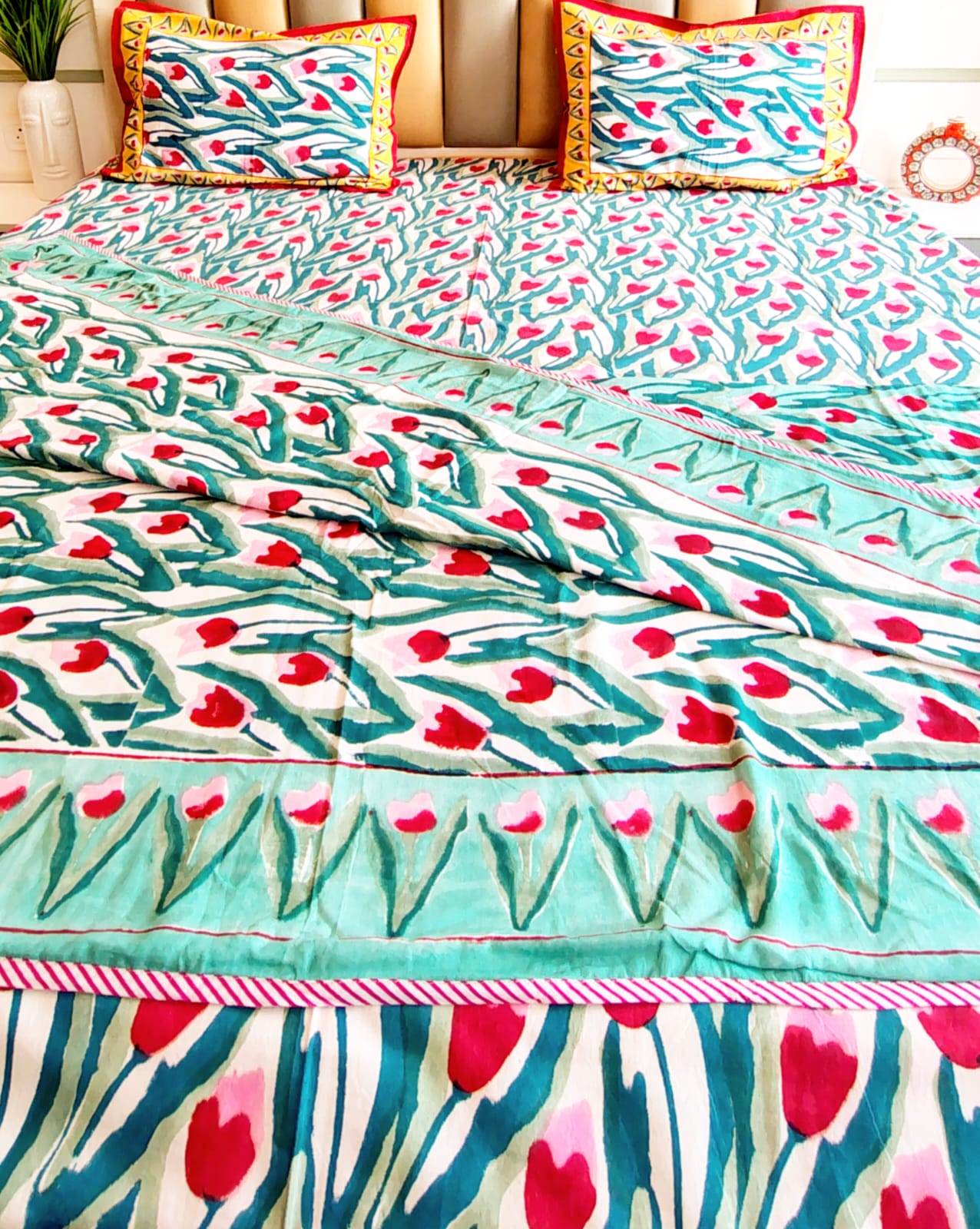 Red Tulip Matching Bedsheet & Dohar Set