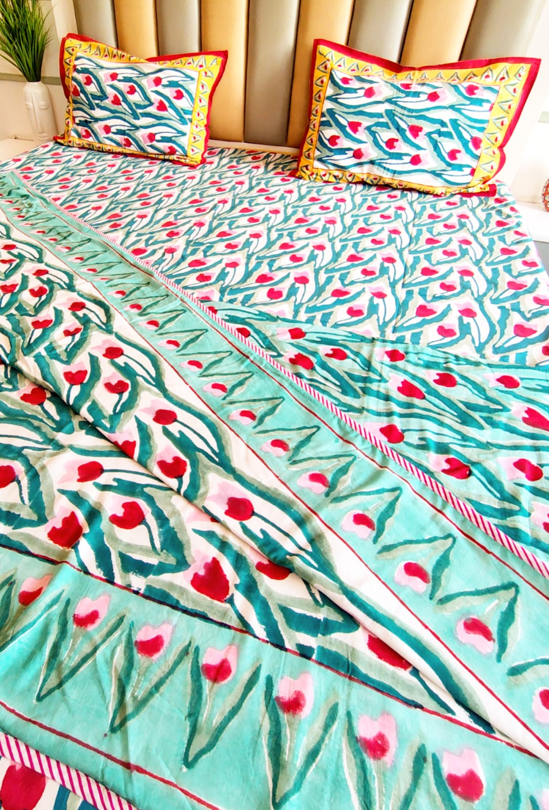Red Tulip Matching Bedsheet & Dohar Set