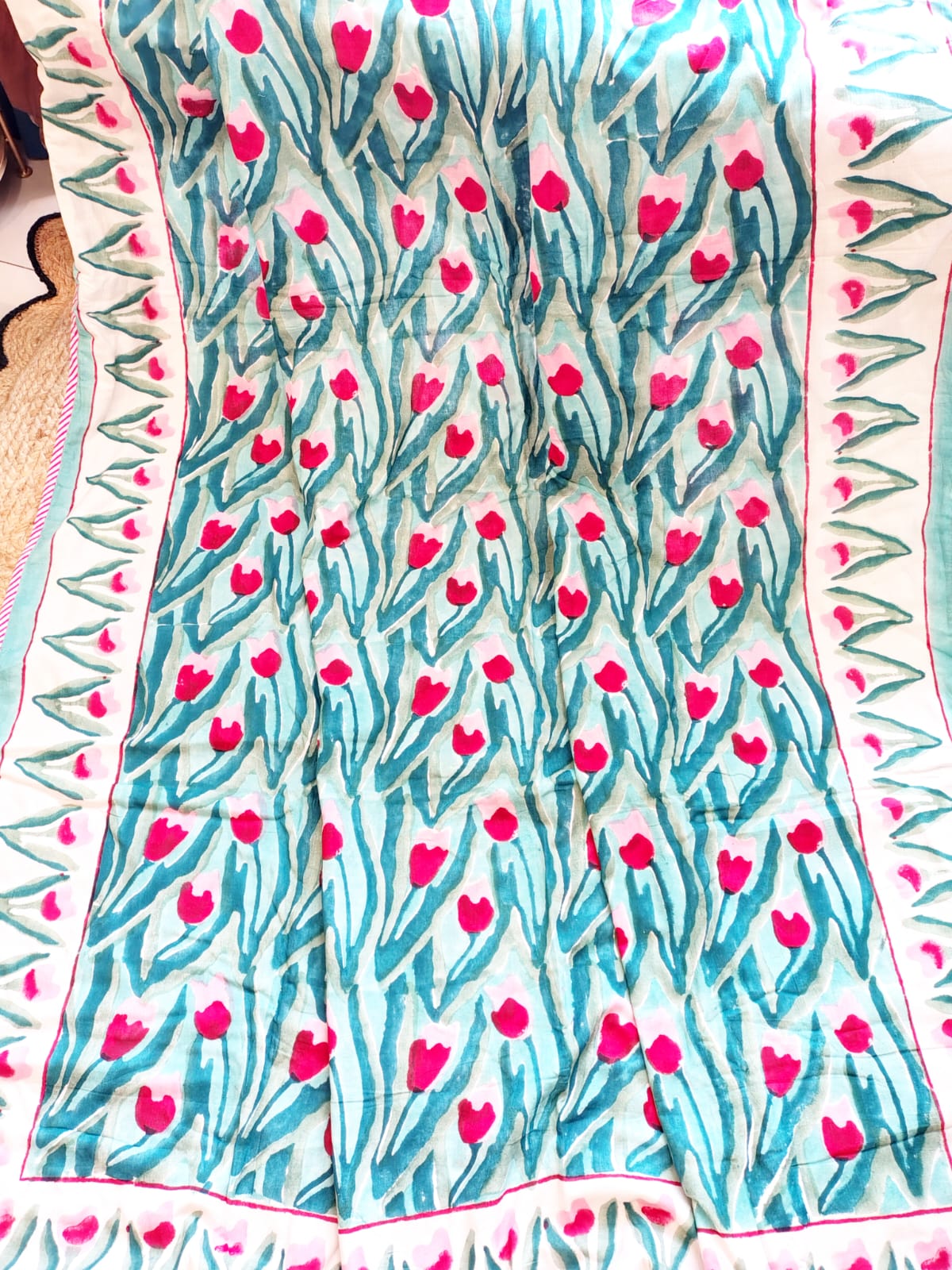 Red Tulip Matching Bedsheet & Dohar Set