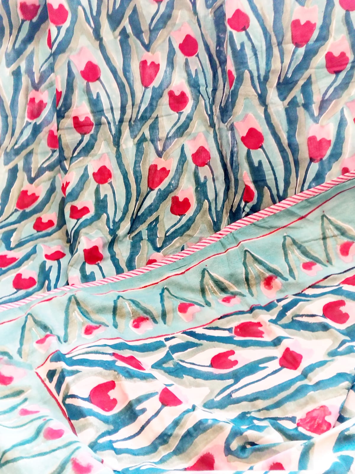 Red Tulip Hand Block Reversible Dohar