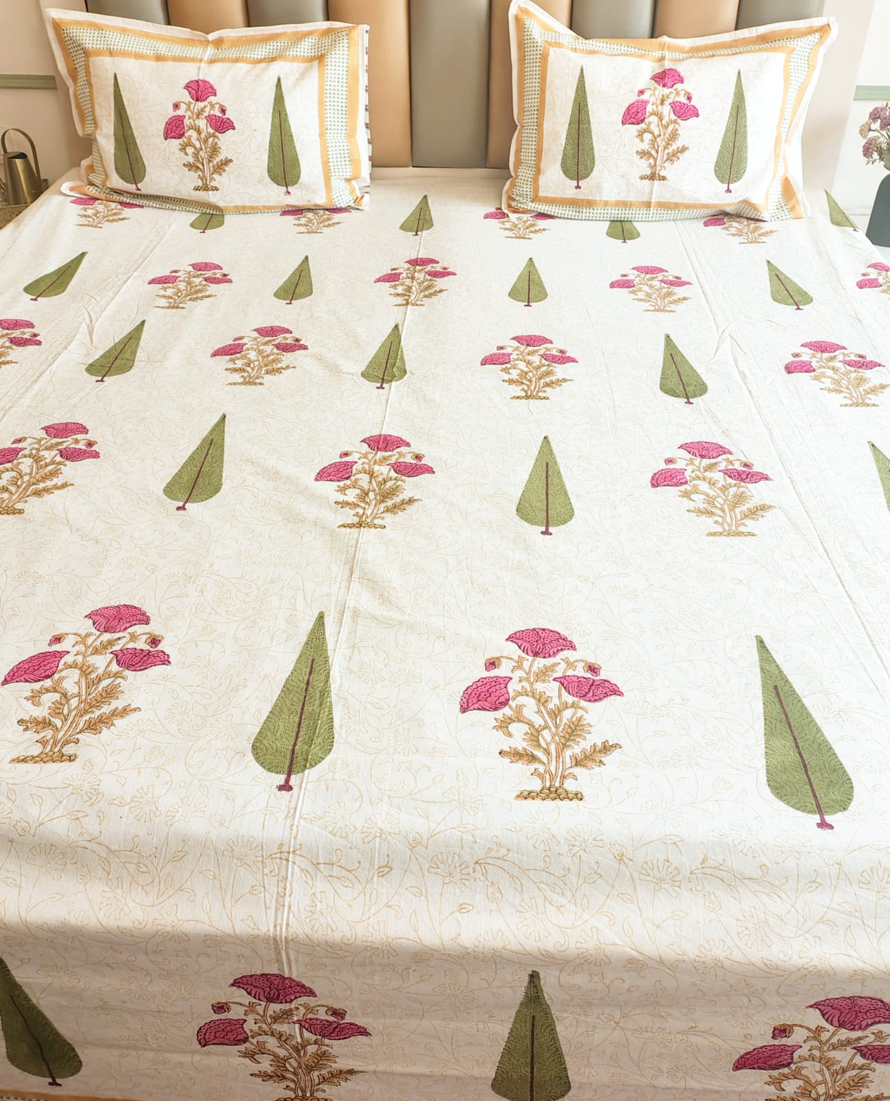 Gulabo Block Bedsheet with Two Reversible Pillow Covers