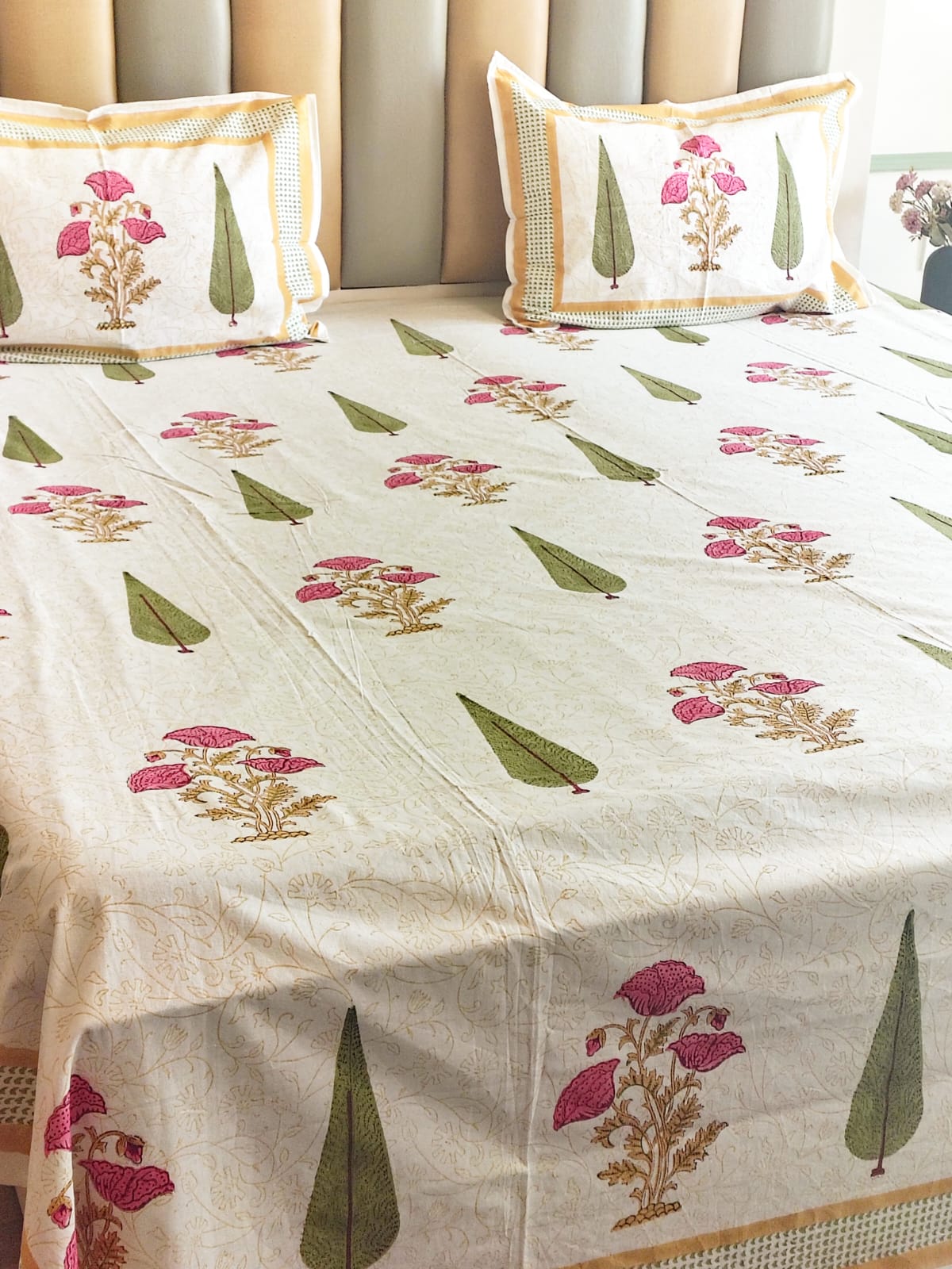 Gulabo Block Bedsheet with Two Reversible Pillow Covers