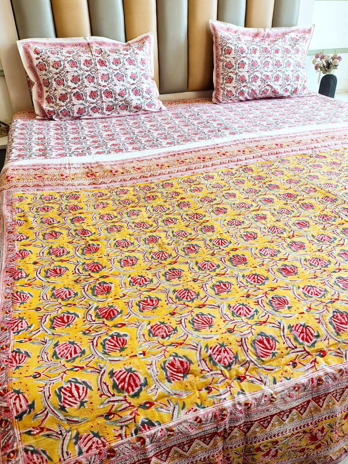 Red Lily Matching Bedsheet & Dohar Set