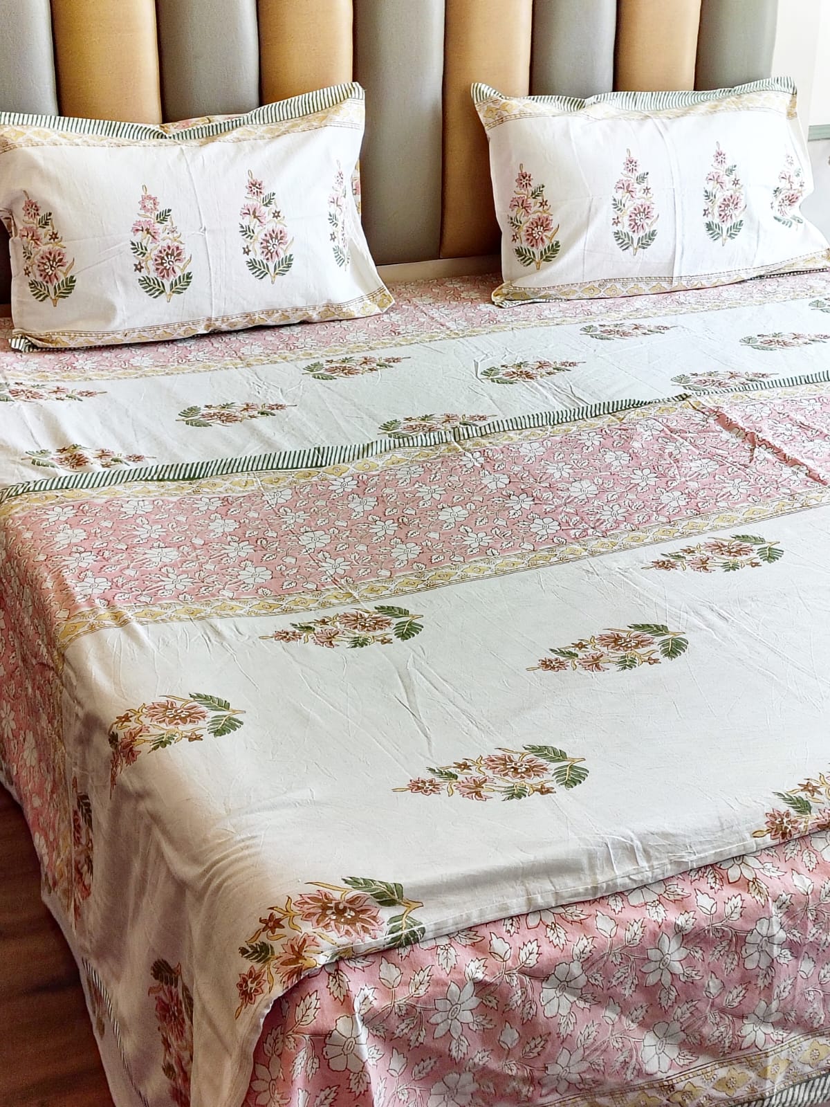 White Kamal Matching Bedsheet & Dohar Set