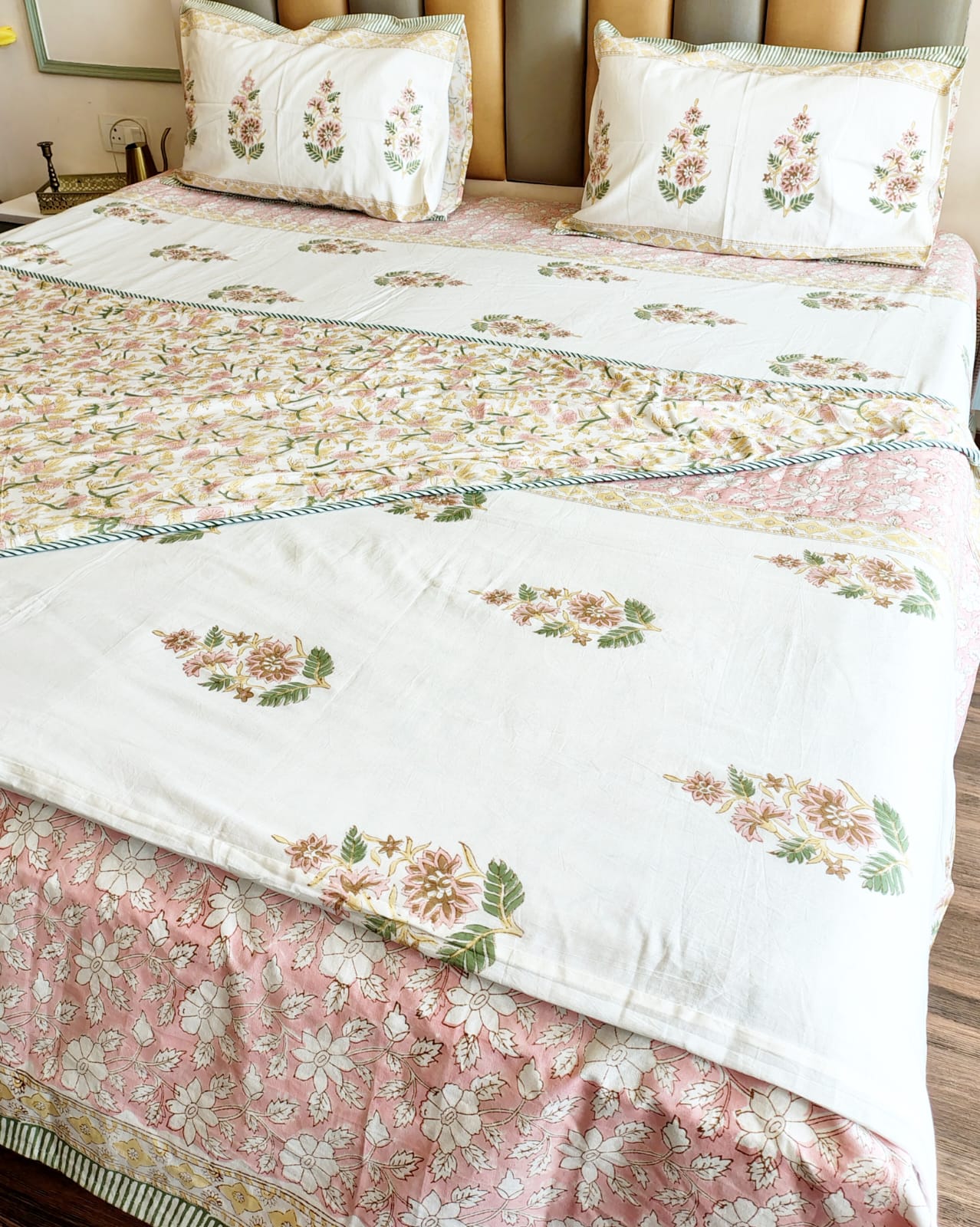 White Kamal Matching Bedsheet & Dohar Set