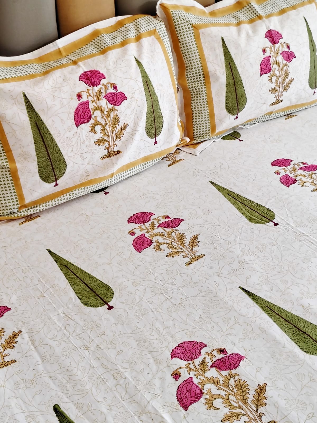 Gulabo Block Bedsheet with Two Reversible Pillow Covers