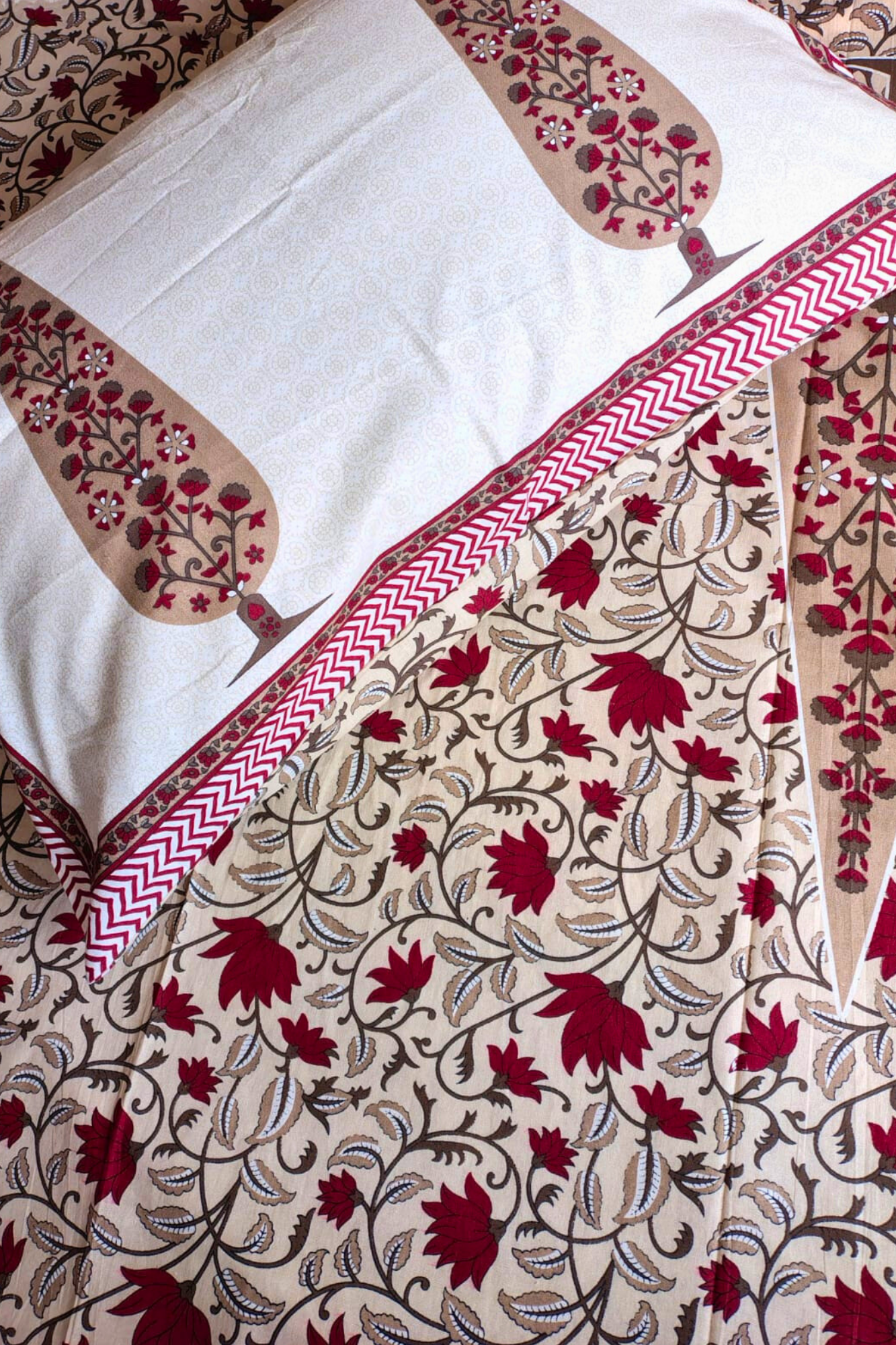 Red Kamal Jaal Traditional Printed Bedsheet with Two Reversible Pillow Covers