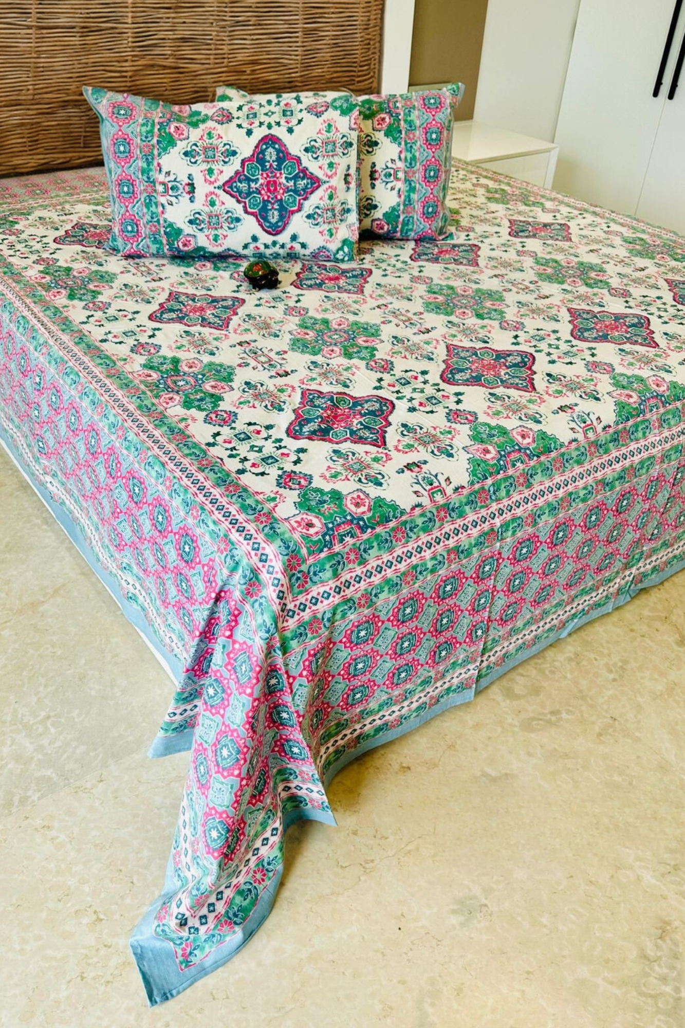 Diamond Traditional Printed Bedsheet with Two Reversible Pillow Covers