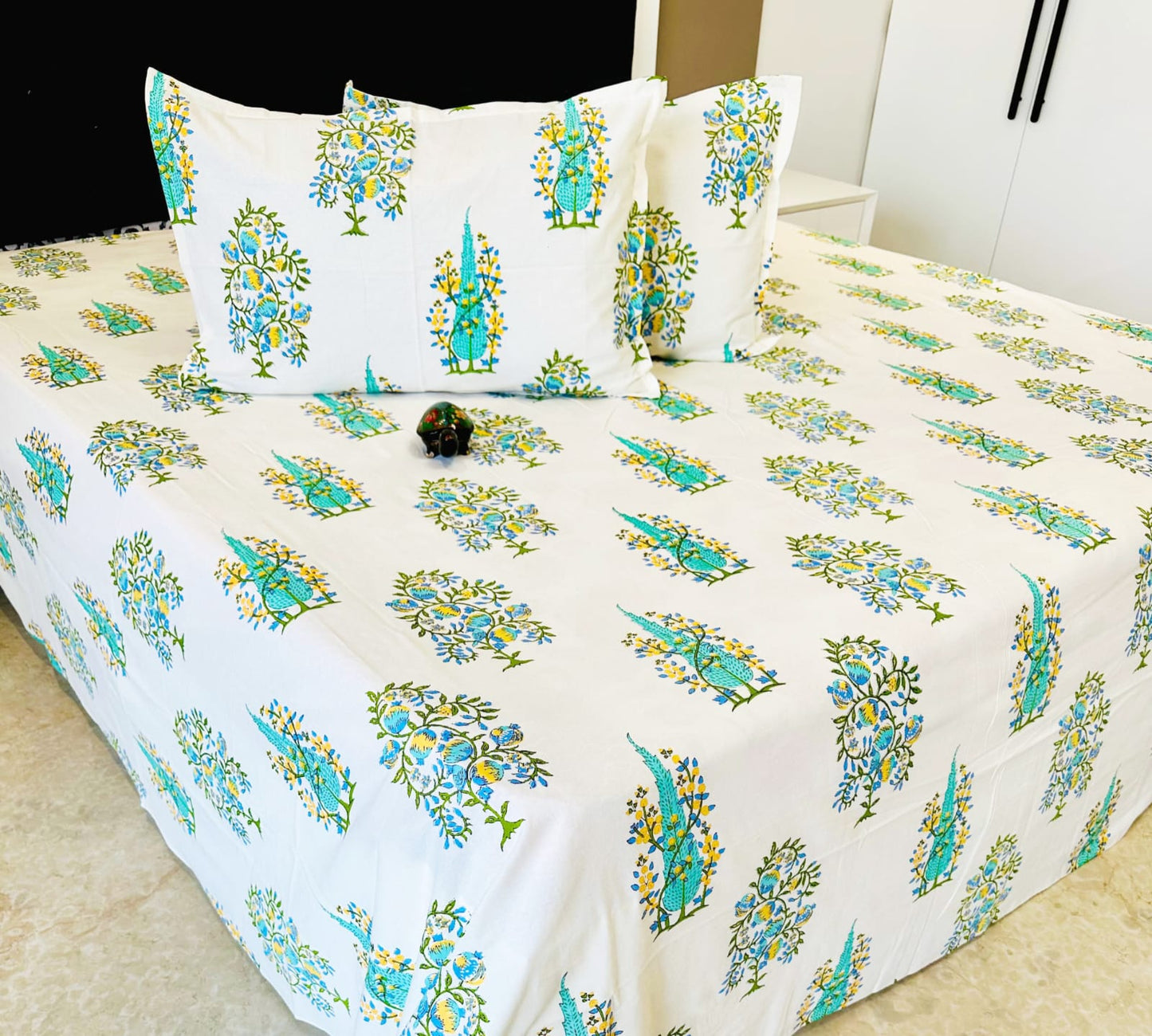 Green Tree Traditional Printed Bedsheet with Two Reversible Pillow Covers