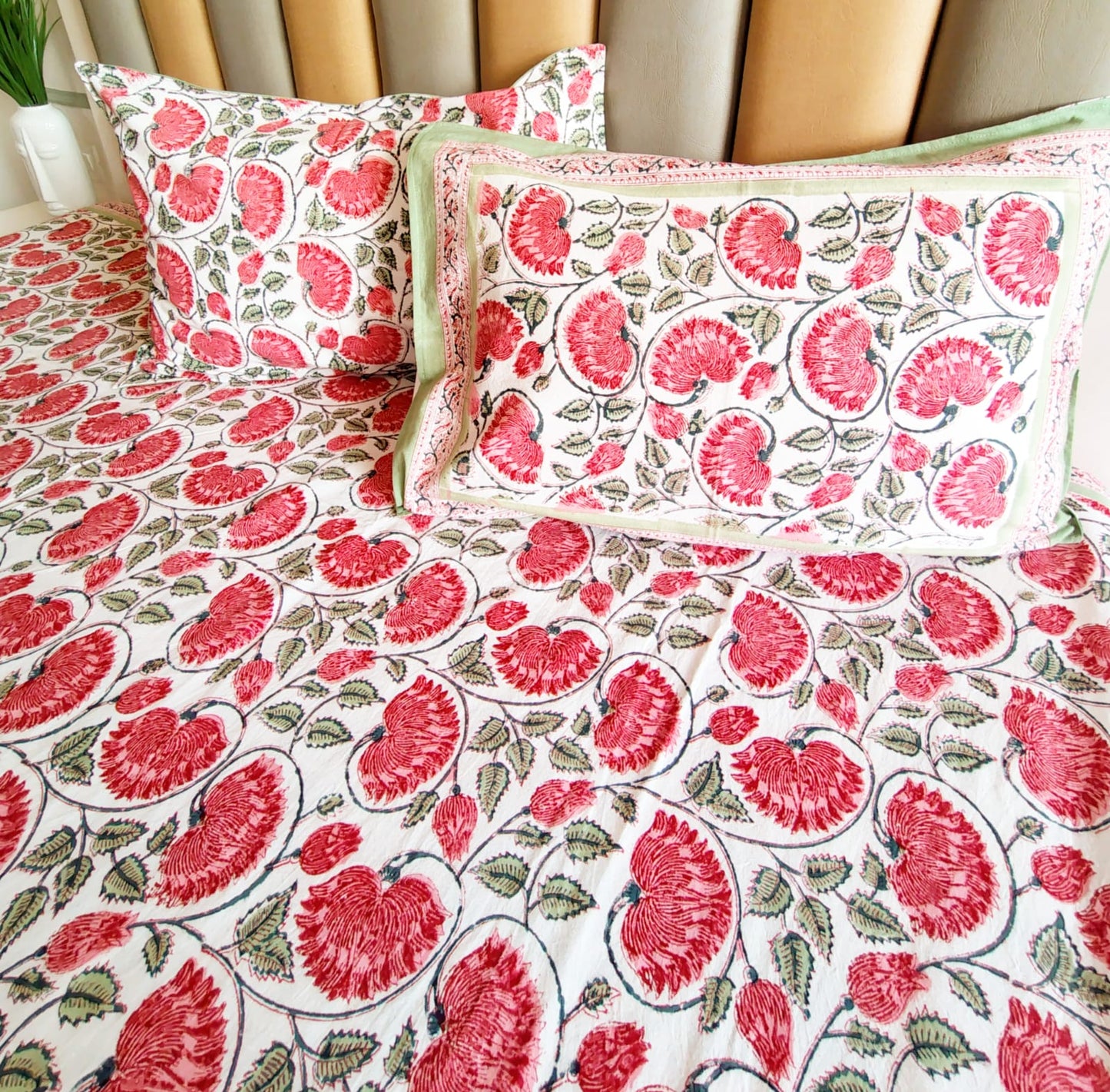 Lal Kamal Block Print Bedsheet & Quilt Set