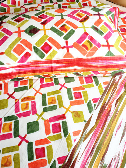 Pink Diamond Printed Bedsheet with Two Reversible Pillow Covers