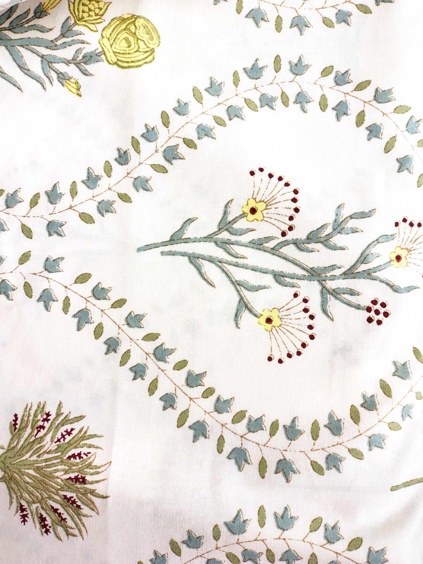 White Bush Traditional Printed Bedsheet with Two Reversible Pillow Covers