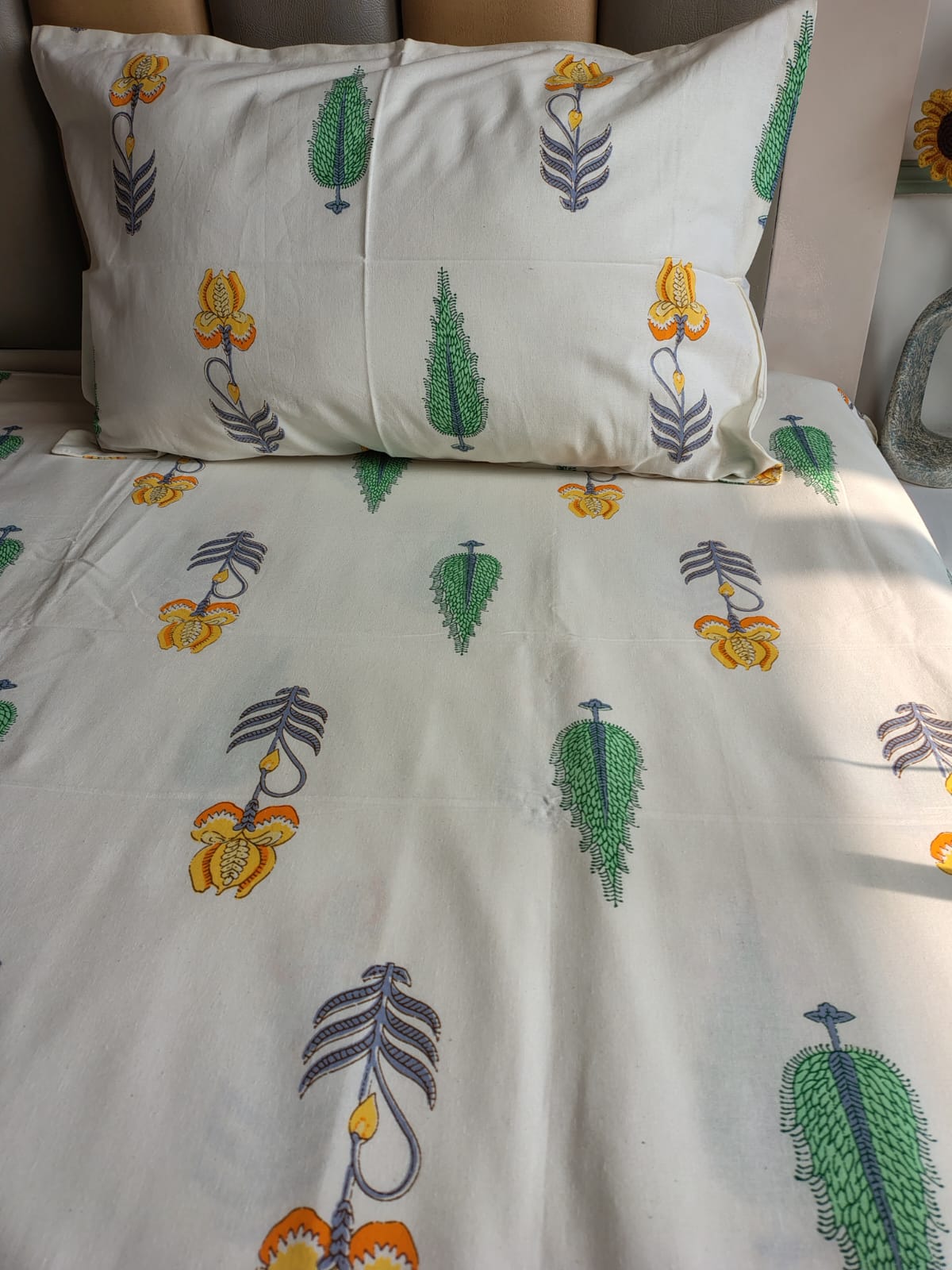 TREE PRINT BEDSHEET WITH TWO REVERSIBLE PILLOW COVERS