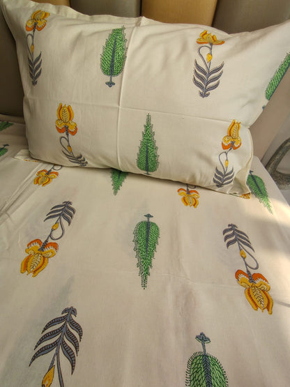TREE PRINT BEDSHEET WITH TWO REVERSIBLE PILLOW COVERS