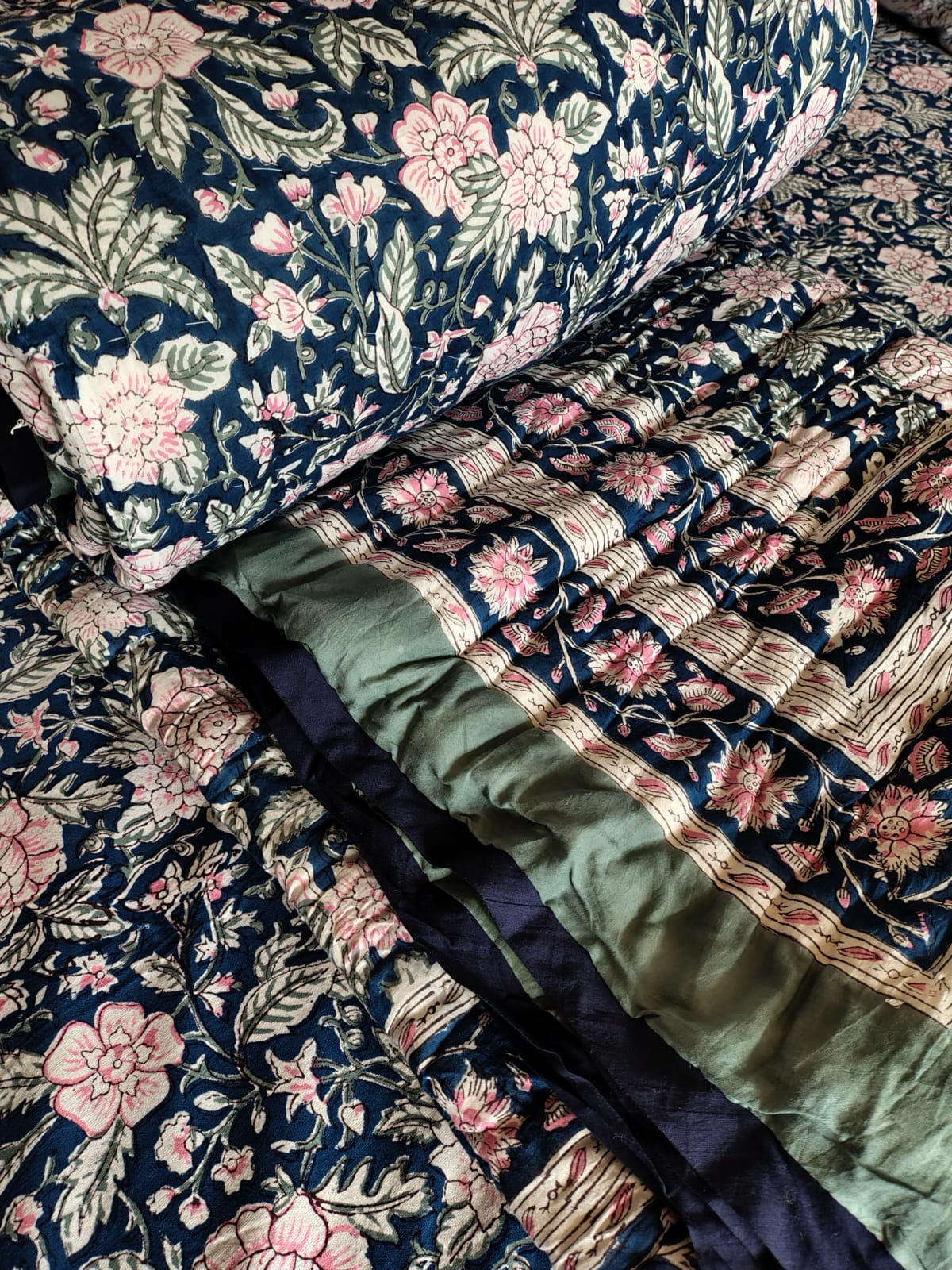Pinky Pom Block Print Bedsheet & Quilt Set
