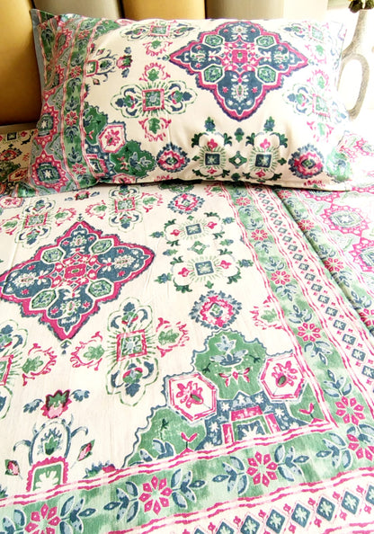 Diamond Traditional Printed Bedsheet with Two Reversible Pillow Covers