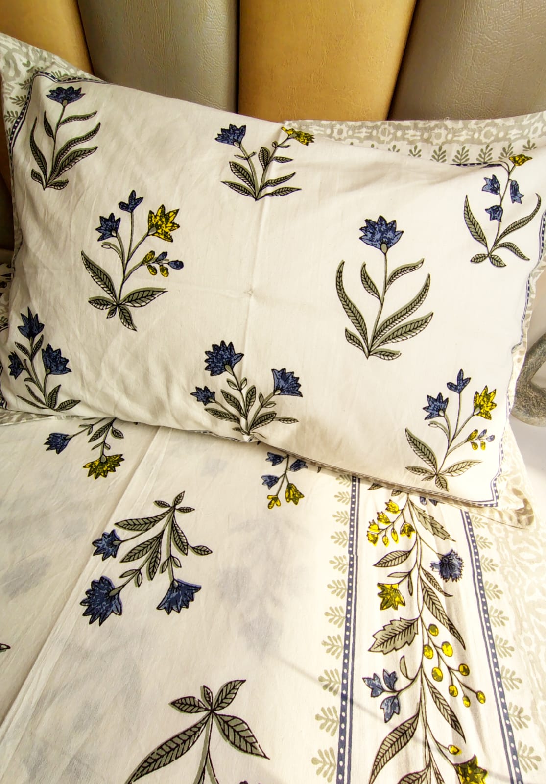 Blue Floral Traditional Printed Bedsheet with Two Reversible Pillow Covers