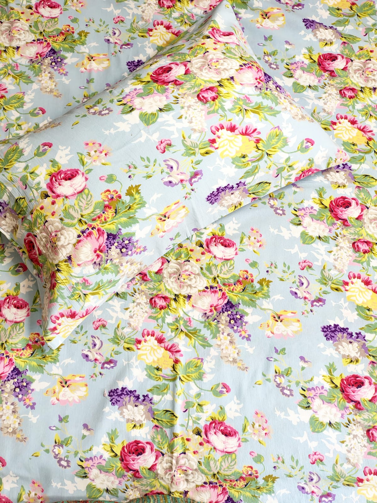 Blue Floral Traditional Printed Bedsheet with Two Reversible Pillow Covers