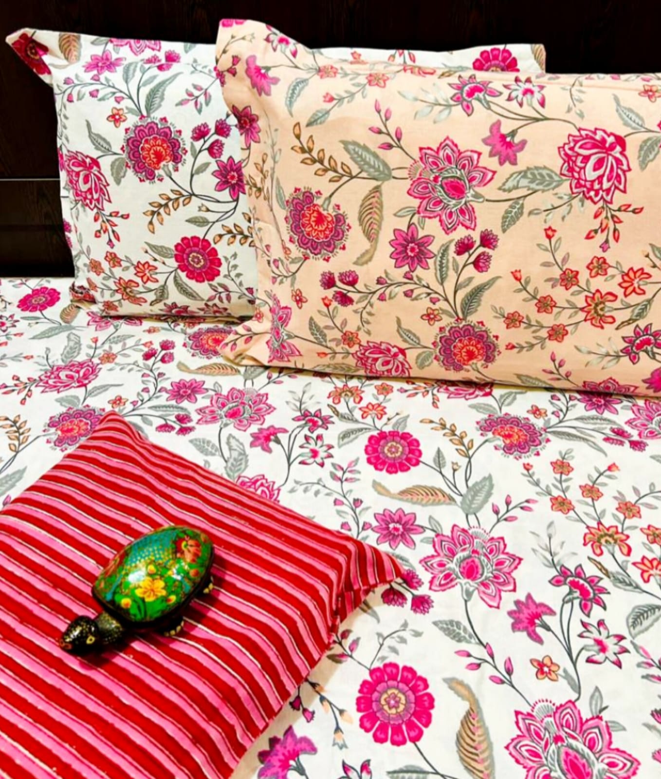 Pink Shalimar Traditional Printed Bedsheet with Two Reversible Pillow Covers