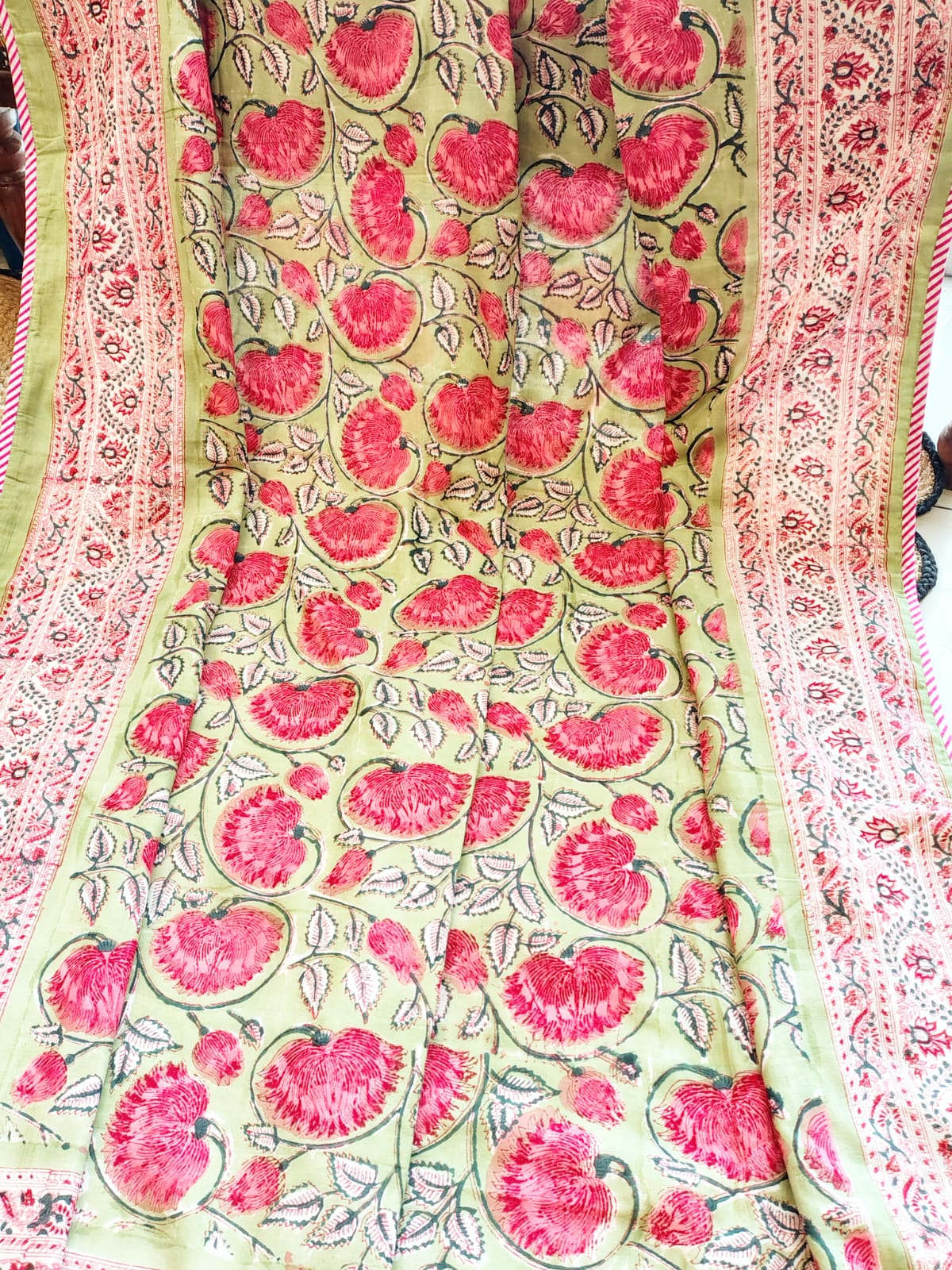 Lal Kamal Hand Block Reversible Dohar