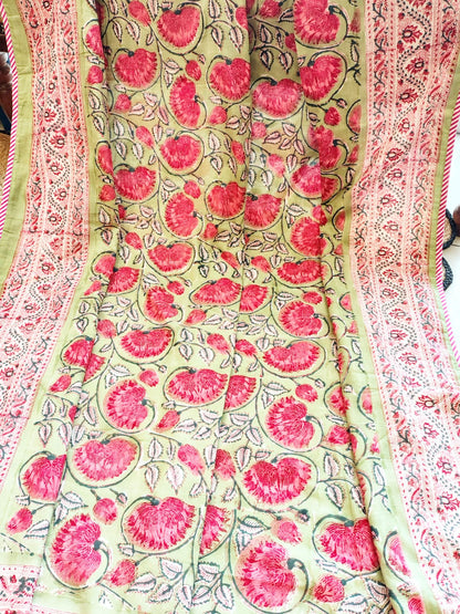 Lal Kamal Hand Block Reversible Dohar