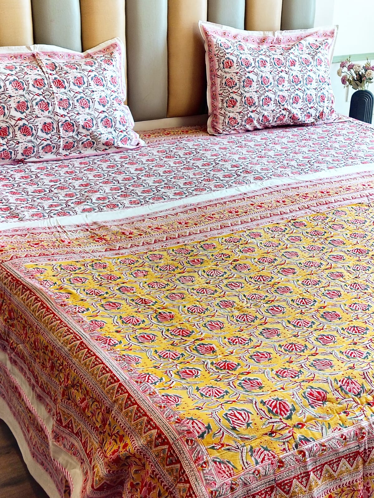 Red Lily Matching Bedsheet & Dohar Set