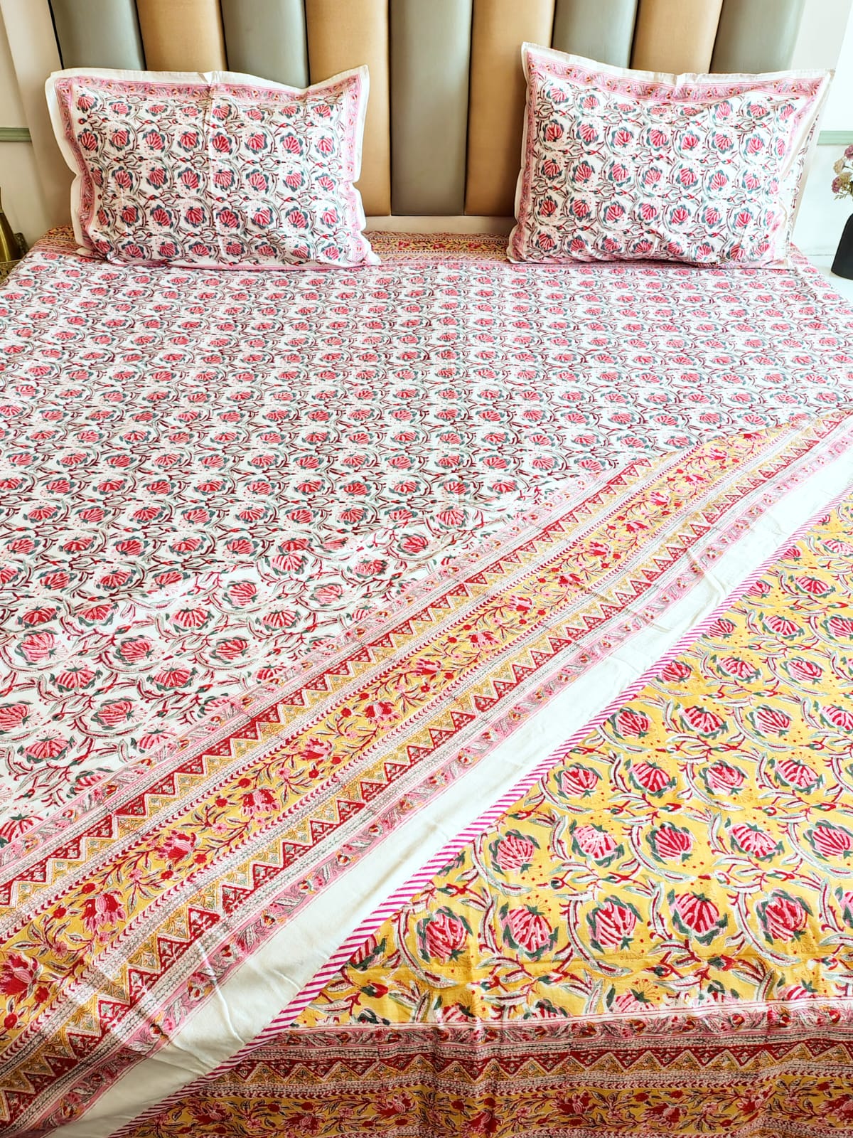 Red Lily Matching Bedsheet & Dohar Set
