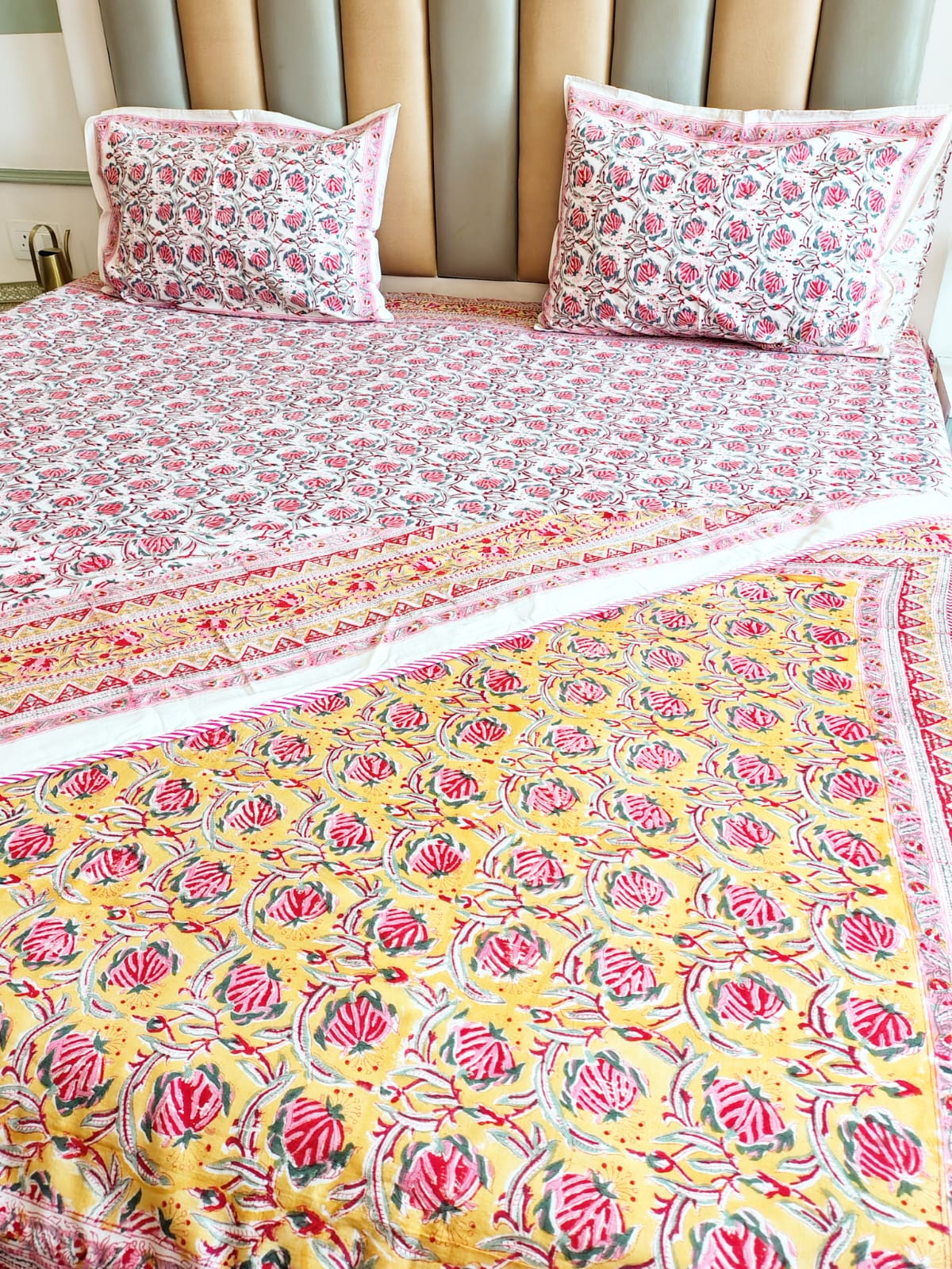Red Lily Matching Bedsheet & Dohar Set