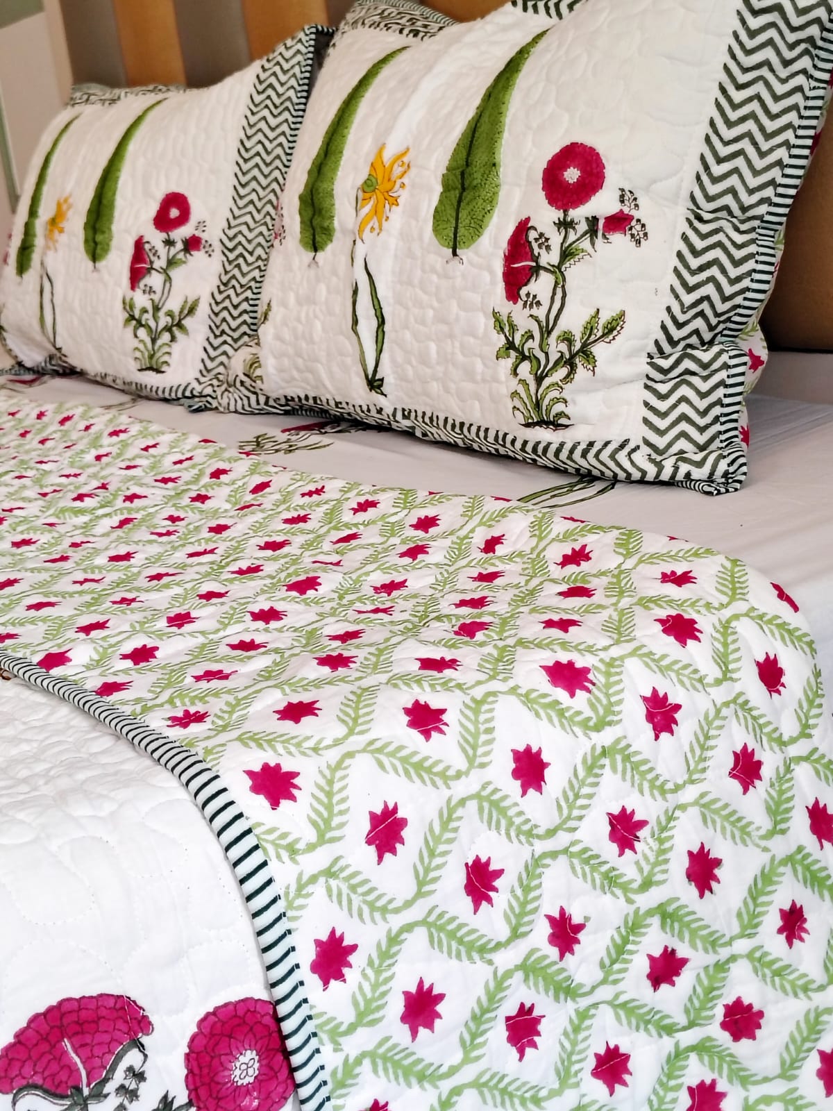 White Forest Block Print Bedsheet and Bedcover Combo - 6 Piece Combo