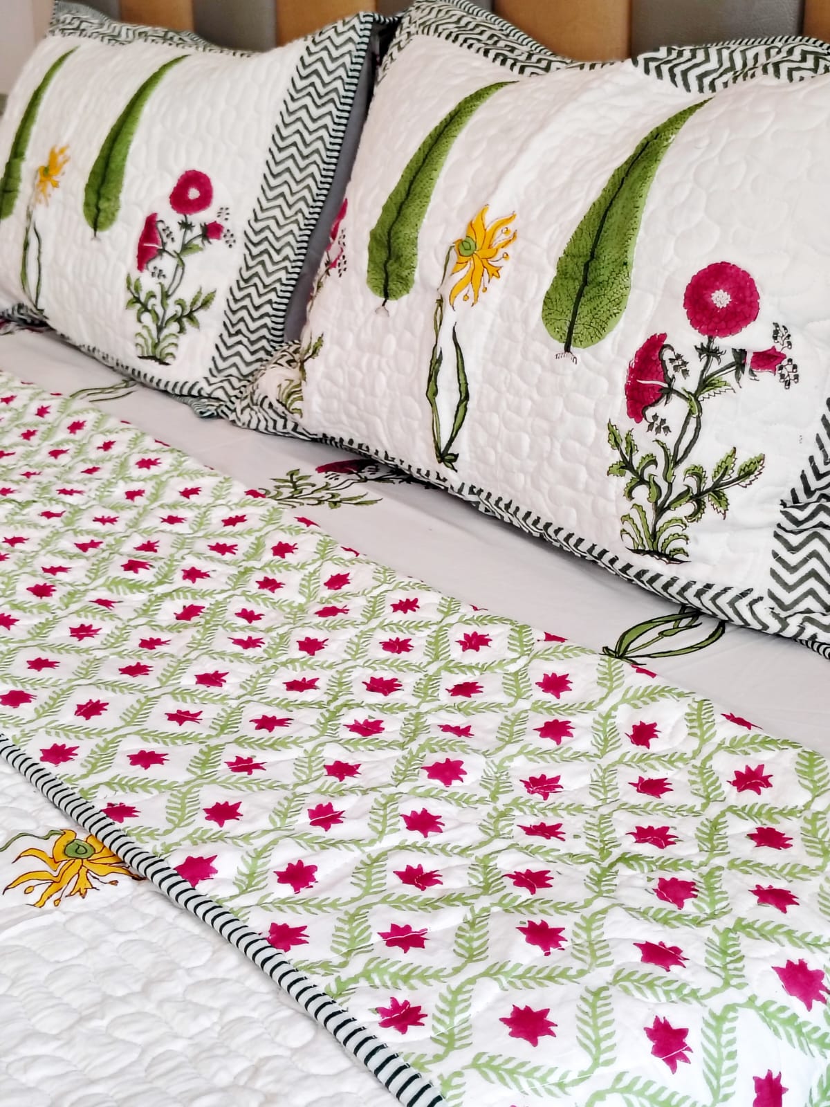 White Forest Block Print Bedsheet and Bedcover Combo - 6 Piece Combo