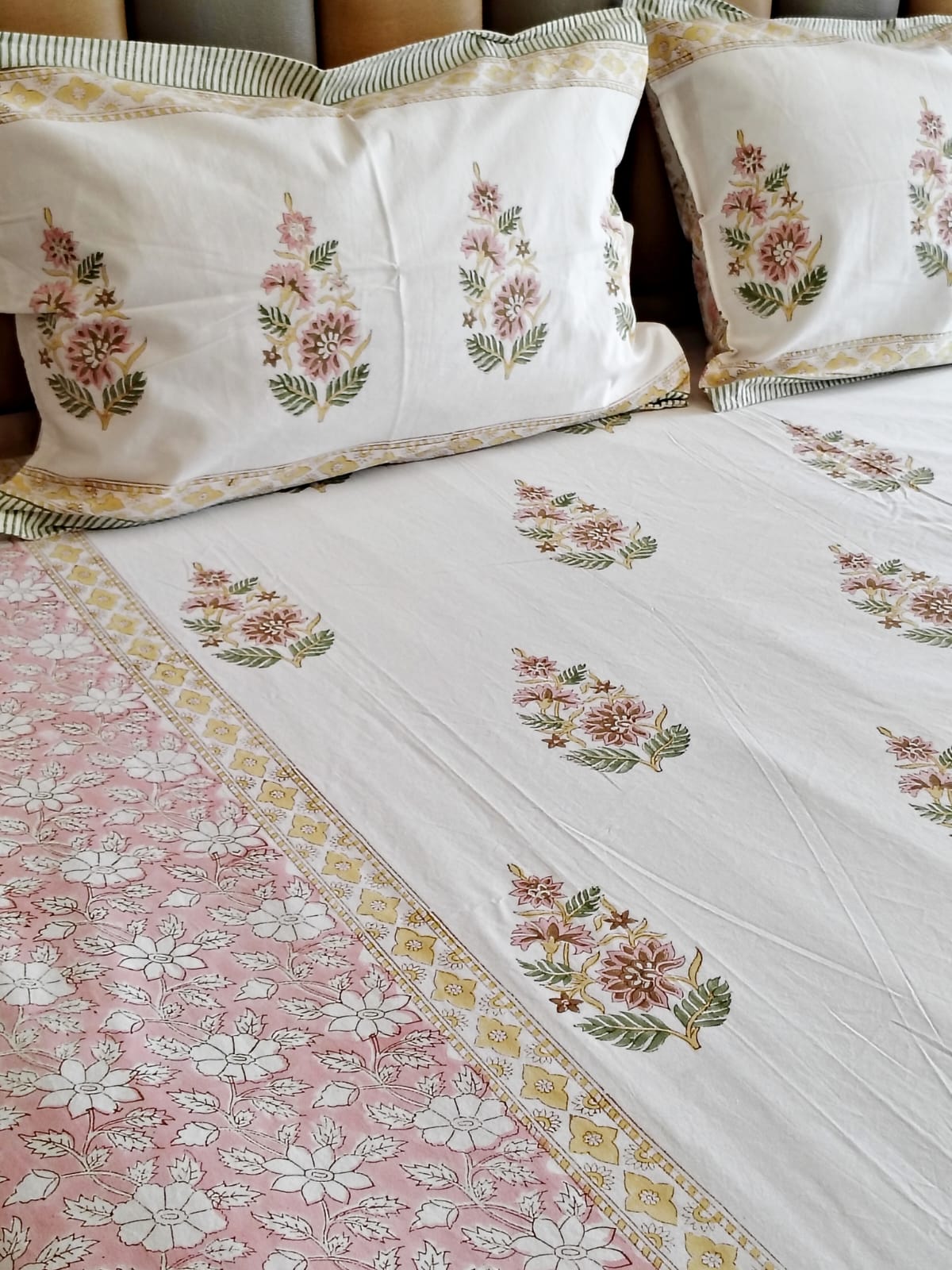White Kamal Block Printed Bedsheet Set with Two Reversible Pillow Covers