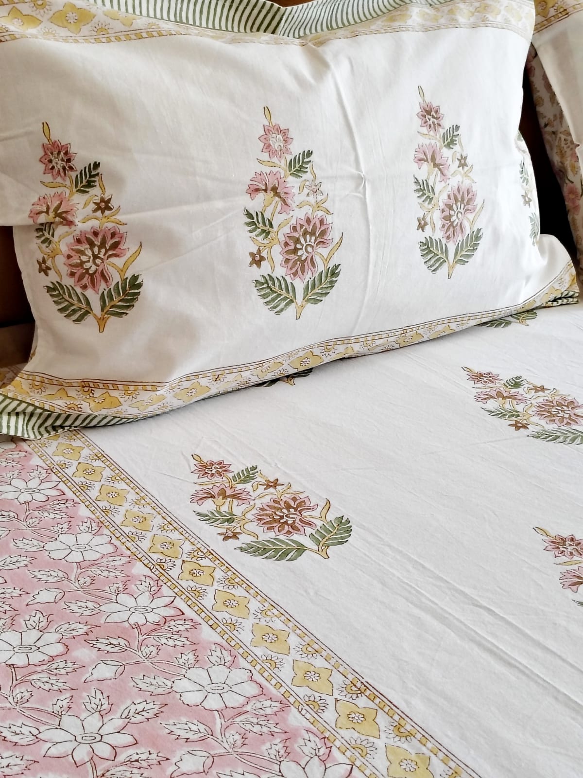 White Kamal Block Printed Bedsheet Set with Two Reversible Pillow Covers