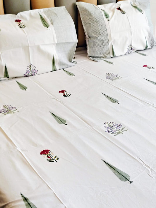 White Pine Block Printed Bedsheet with Two Reversible Pillow Covers
