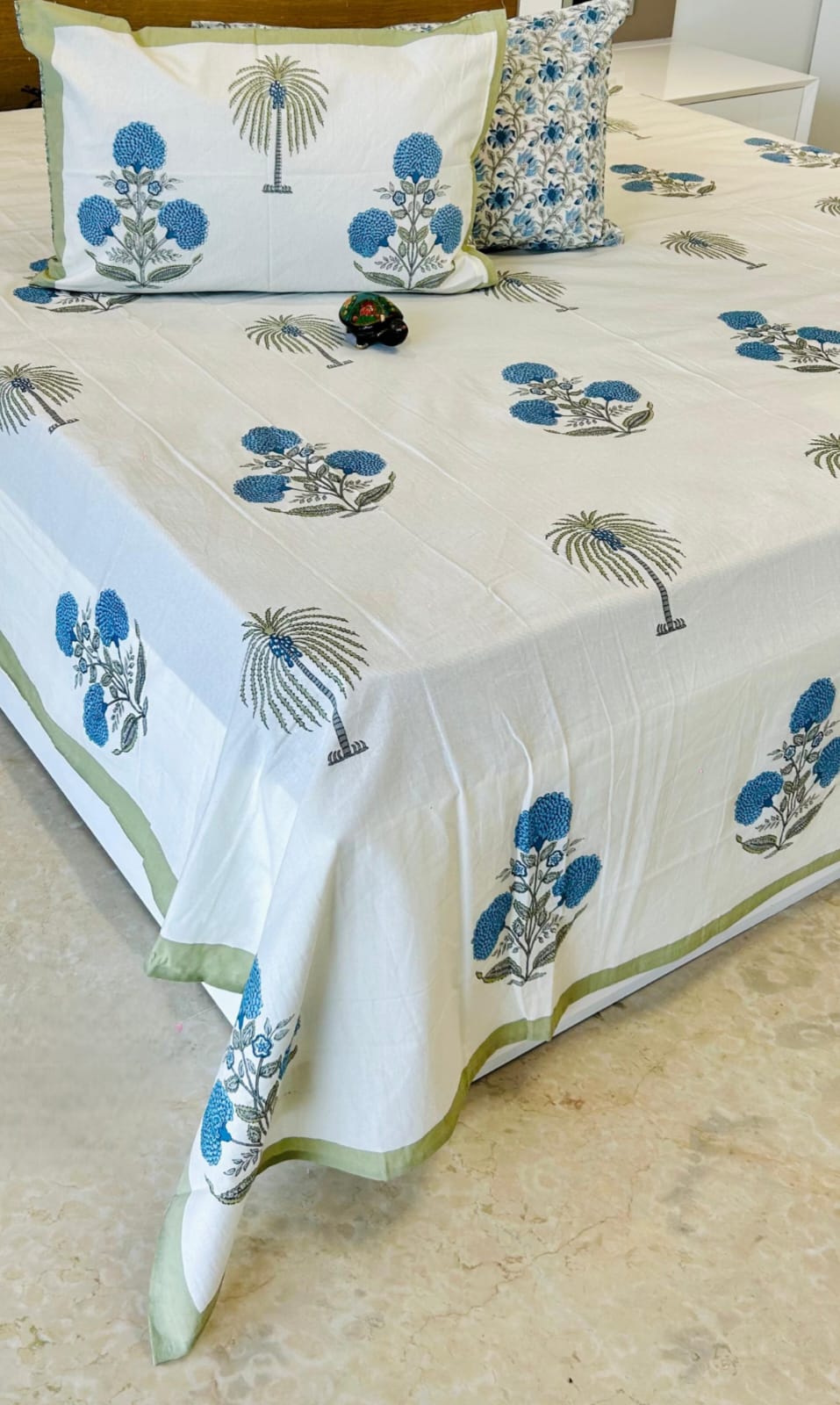 Blue Bunch Traditional Printed Bedsheet with Two Reversible Pillow Covers