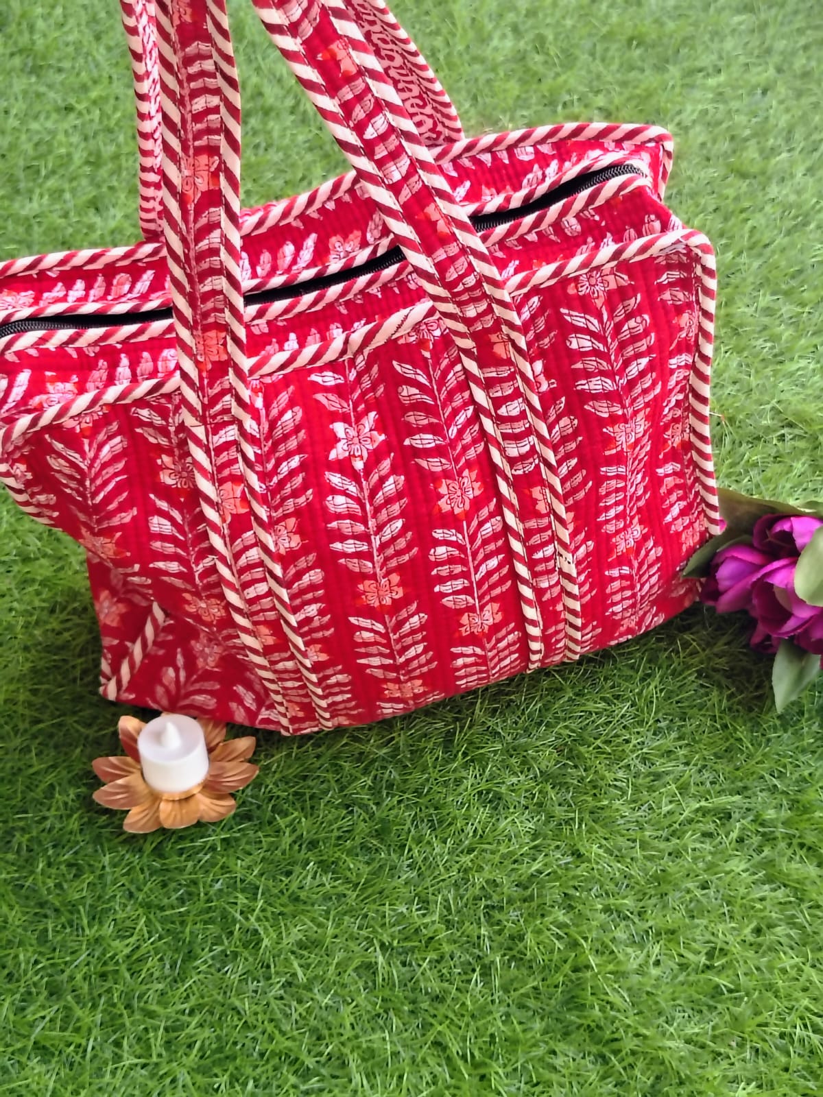 Medium Size Hand Block Tote Bag with Zip