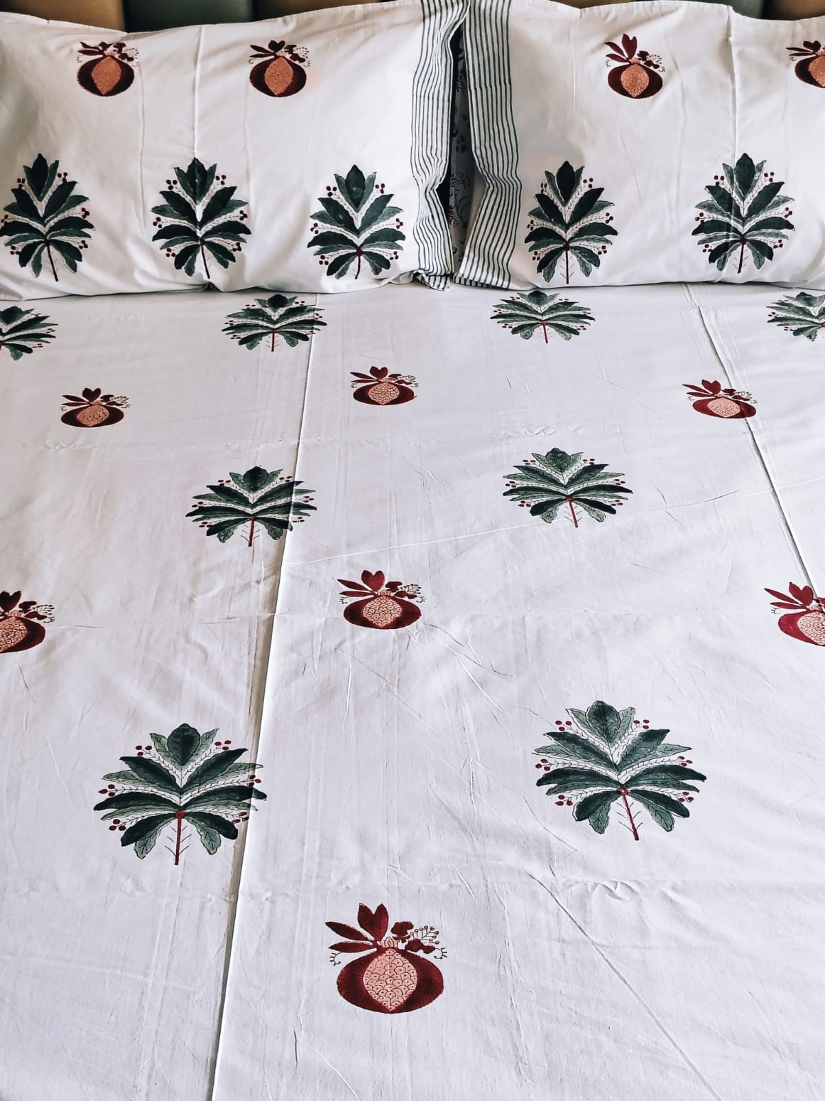 Green Anaar Block Printed Bedsheet with Two Reversible Pillow Covers - Bichhavans
