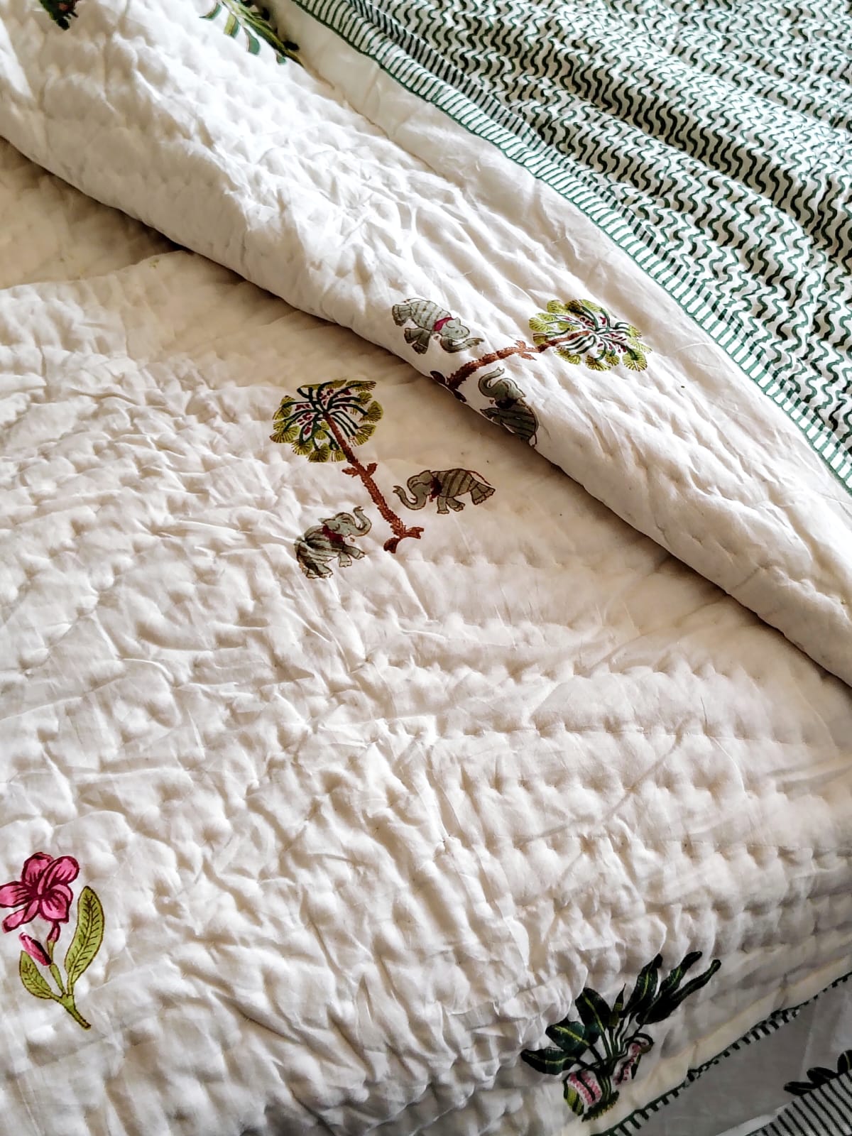 Banana Tree Hand Block Reversible Quilt - Bichhavans