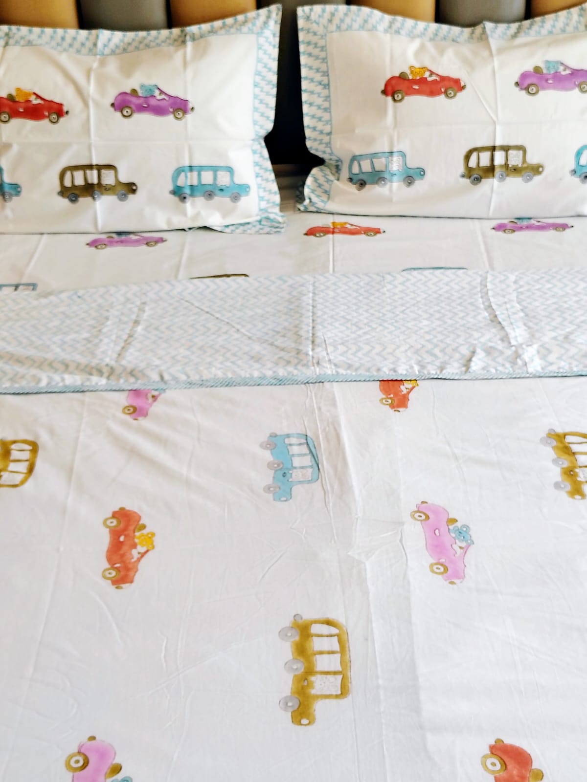 Car Hand Block Matching Bedsheet & Dohar Set - Bichhavans