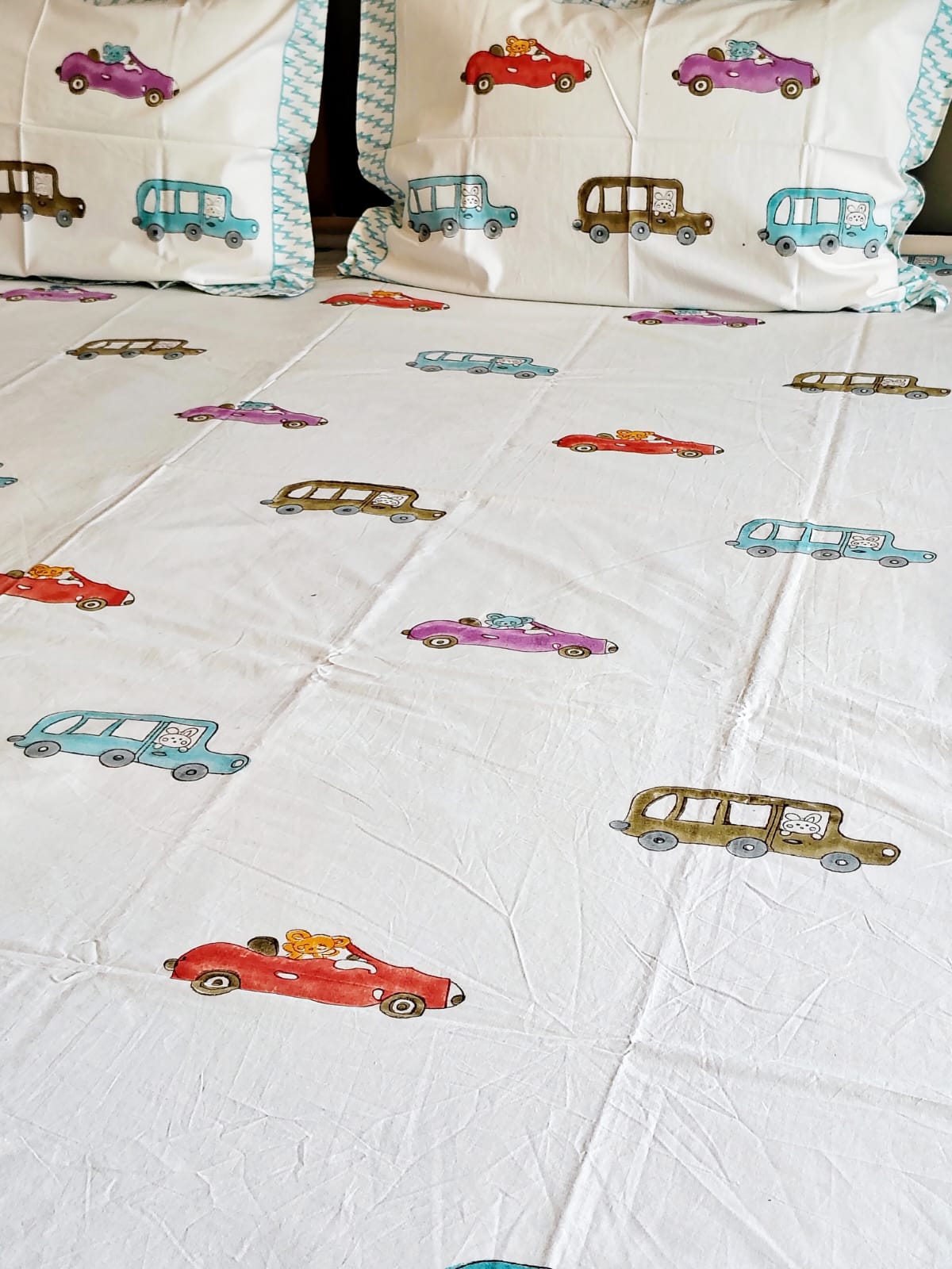 Car Hand Block Matching Bedsheet & Dohar Set - Bichhavans