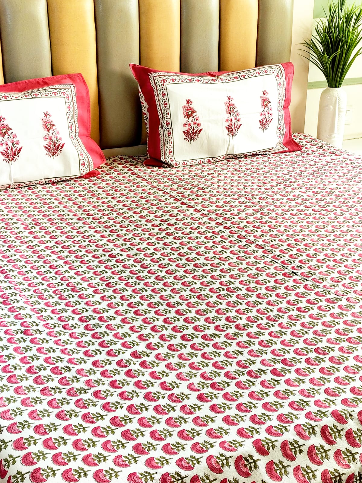 Red Floral Jaal Bedsheet and Bedcover Combo - 6 Piece Combo